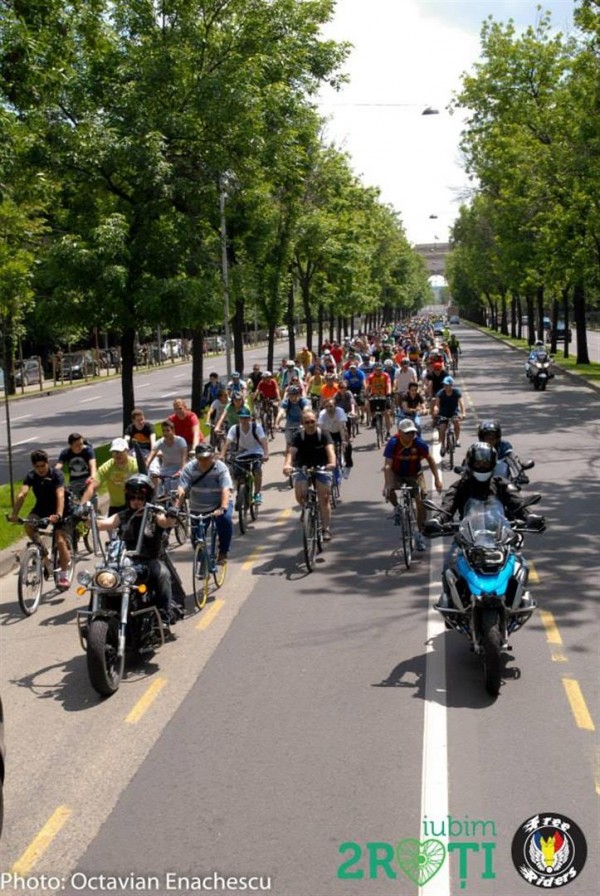parada biciclisti si motociclisti parada biciclisti si motociclisti