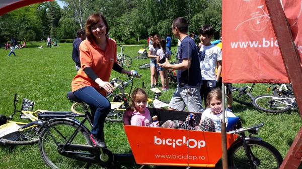cargo bike portocaliu bicicleta cargo portocalie biciclop