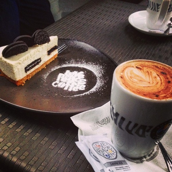 Cafenea desert prajitura Tucano Coffee Bucuresti