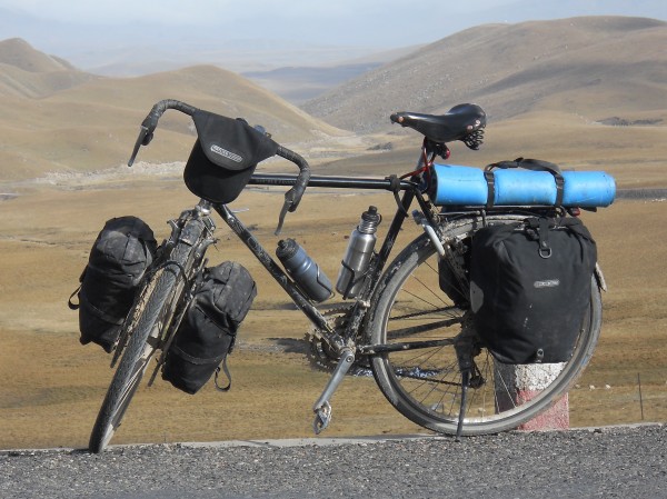 Bicicleta complet echipata pentru drum lung