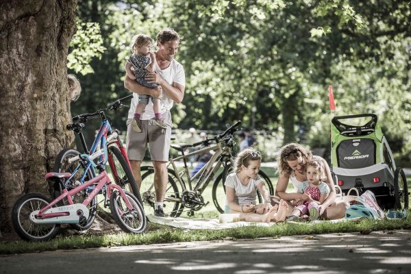 Familie pe bicicleta - Merida