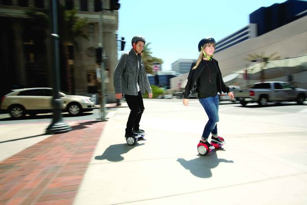 Distractie pe hoverboard - Razor Hovertrax2.0