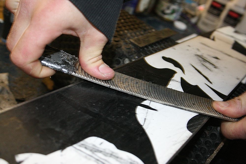 Service schi - reparatia manuala a talpii