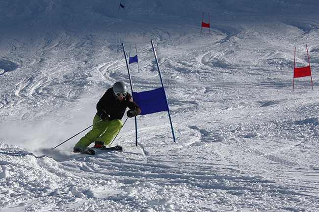 Stiluri de schi - Slalom urias
