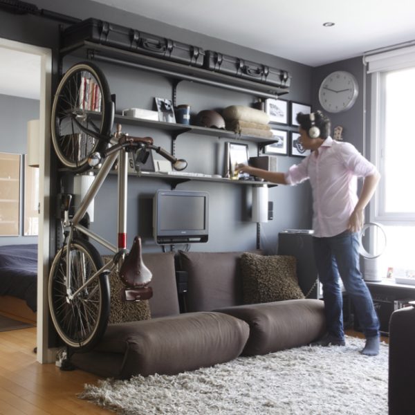 Suport bicicleta pe perete vertical