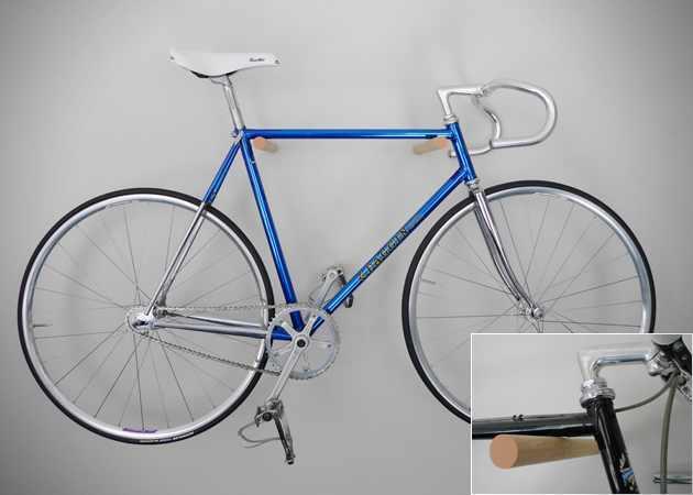 Suport de prins bicicleta pe perete