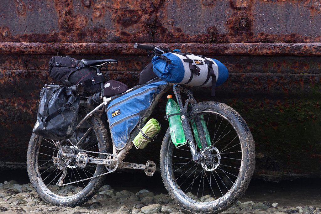 Bicicleta de trekking tip MTB