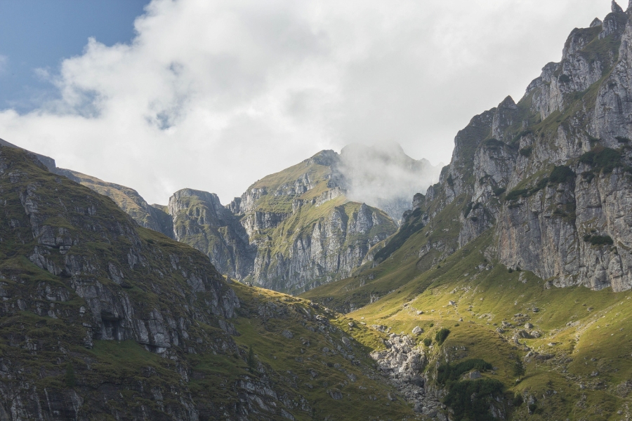 Trasee montane Bucegi Valea Cerbului Malaiesti